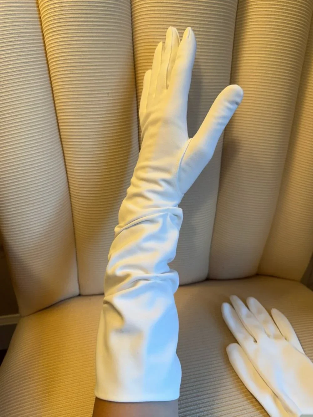 Vintage 1950s Hansen Nylasuede Ruched Evening Gloves White Size 7.5
